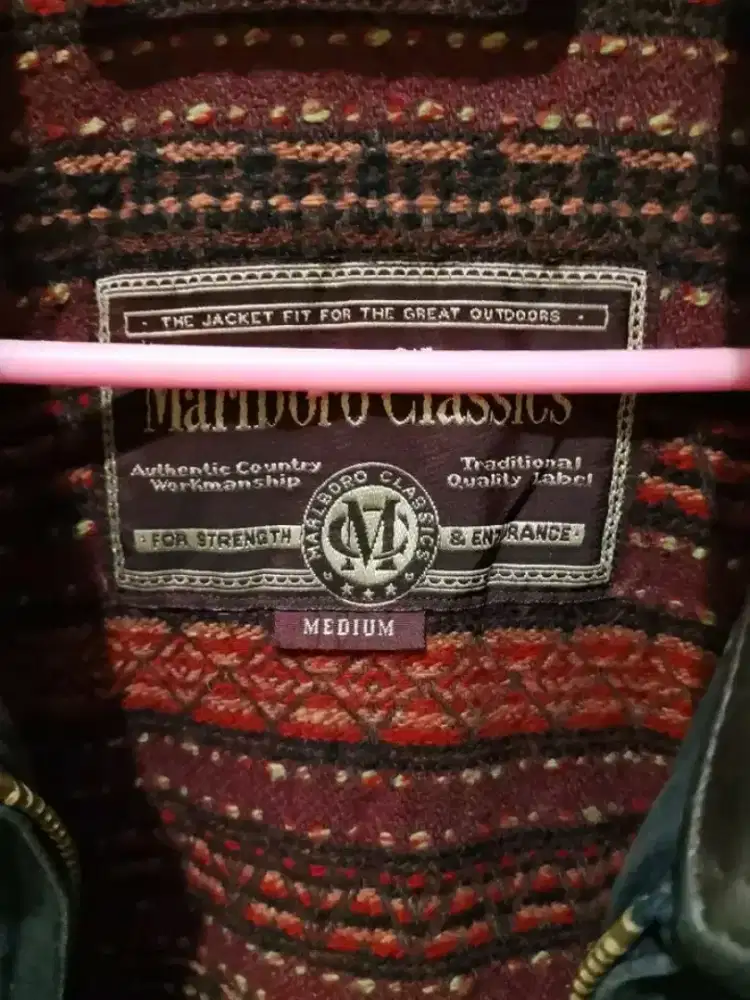 jaket vintage dari merek Marlboro Classics
