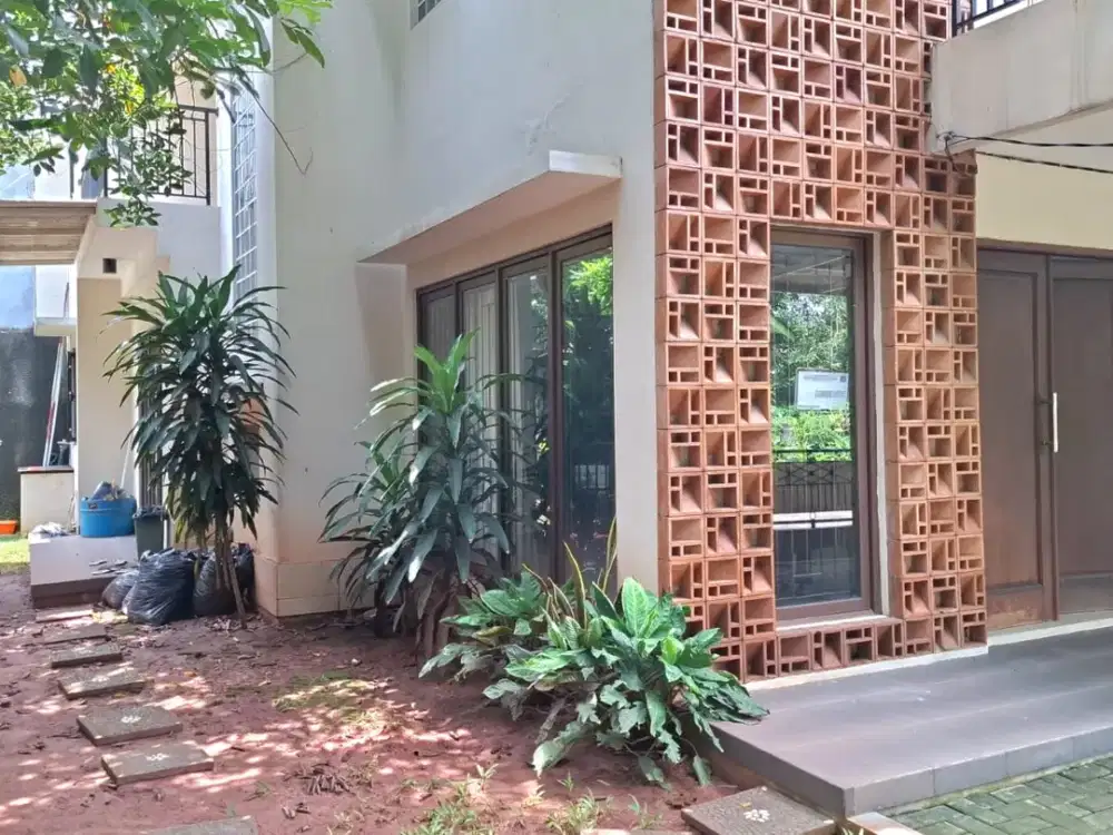 Rumah Hoek Kelapa Hibrida, Kelapa Gading