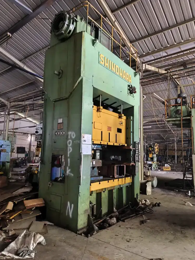Mesin press 200 ton