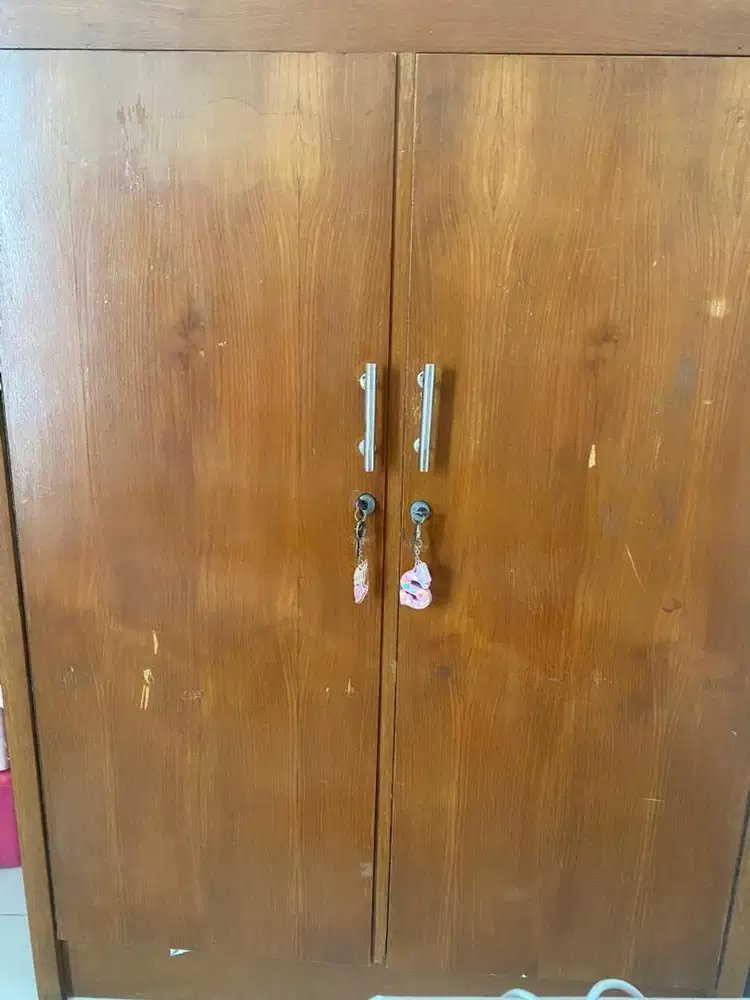 Lemari pakaian 2 pintu