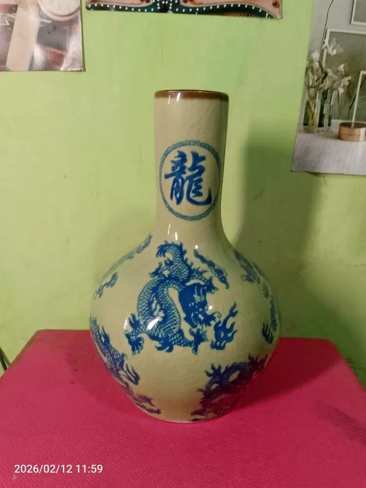 Guci antik china hijau biru