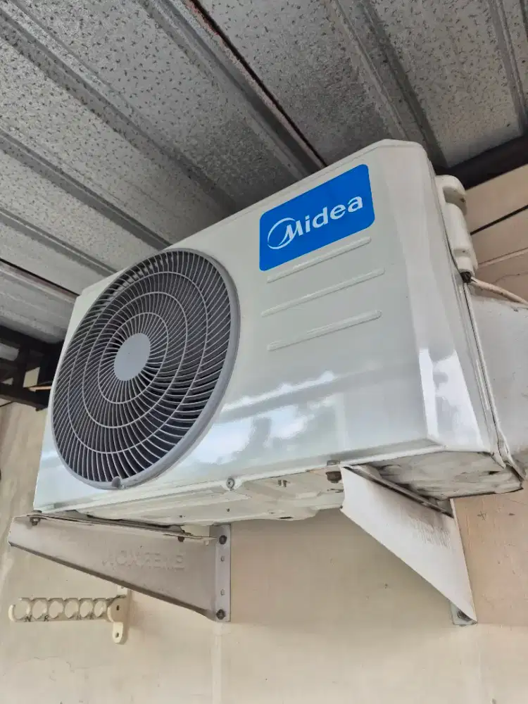 Ac midea 1/2 pk unit indoor dan outdoor