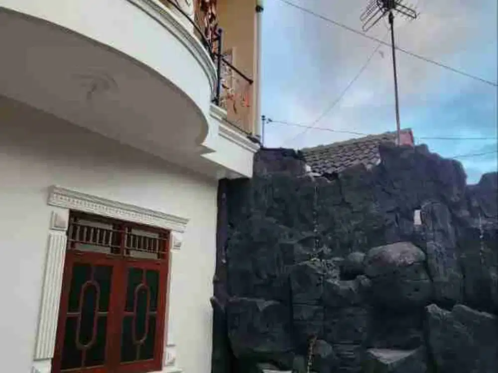 Dijual rumah dekat Solobaru