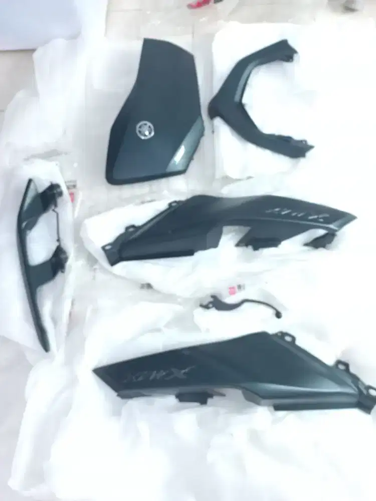 Sparepart body Xmax ori Yahama - second