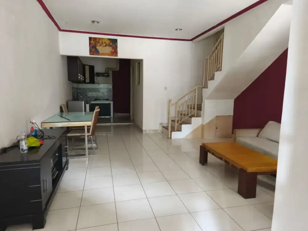 Depan Taman ...rumah di Taman Semanan Indah