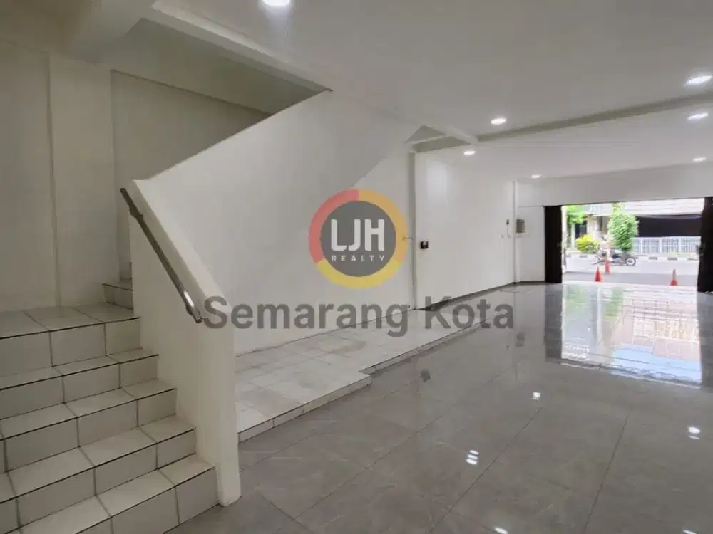 Ruko mewah di jalan MT Haryono