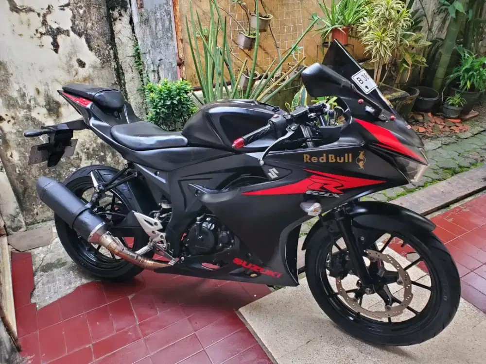 Suzuki Gsx 150R Hitam 2018 Keuless Full orisinil.