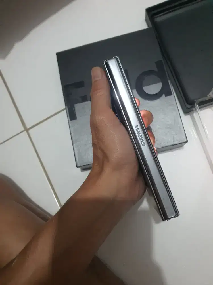 Samsung Z Fold 4 minus ringan