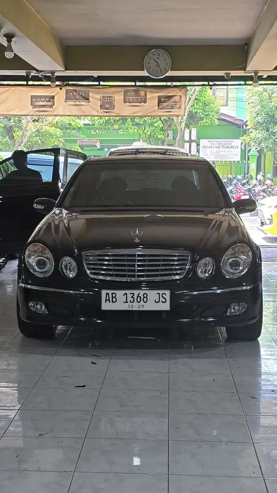 Mercedes Benz W211 E260 2005 Antik Low KM Murah !!!