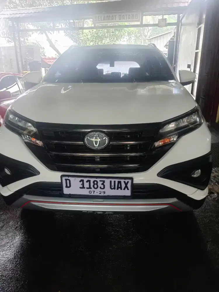 Bismillah numpang jual mobil Toyota Rush TRD metic no. D. Putih