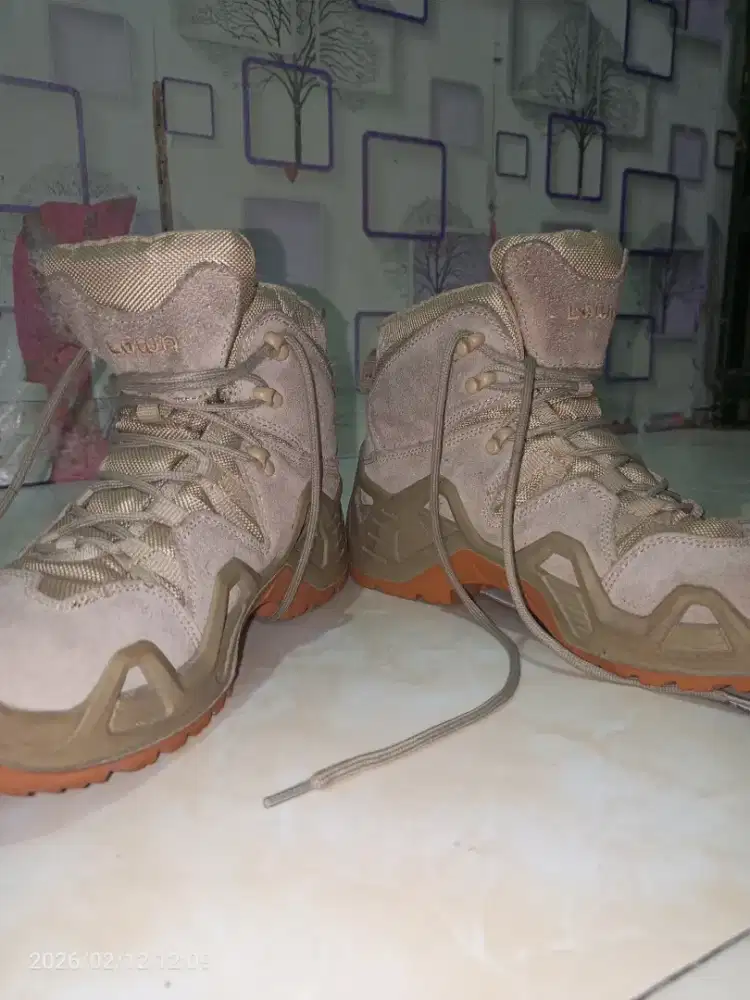 FOR SALE SEPATU SAFETY MERK LOWA ORIGINAL JERMAN UK42