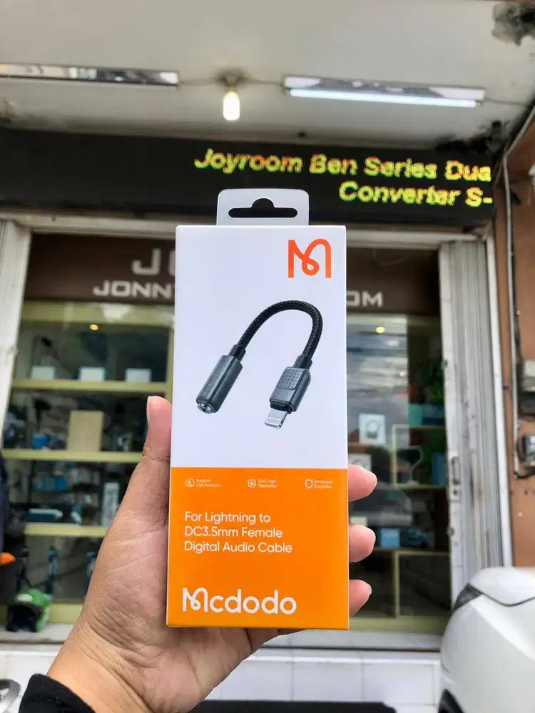 MCDODO Audio Splitter Lightning to Jack 3.5mm Support Mic CA-5010