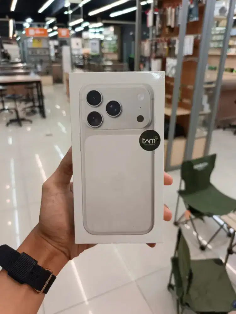 Promo Februari iPhone 17 Pro 256GB Silver Murah Malang Cicilan CC 0%