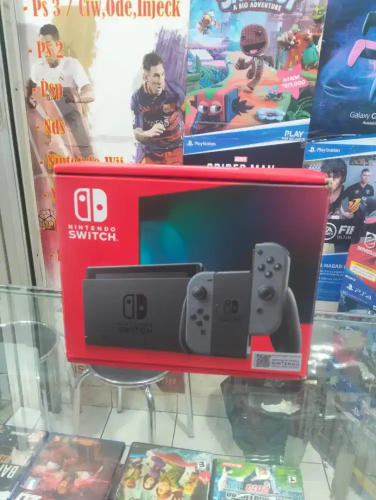 Nintendo switch v2 grey like new
