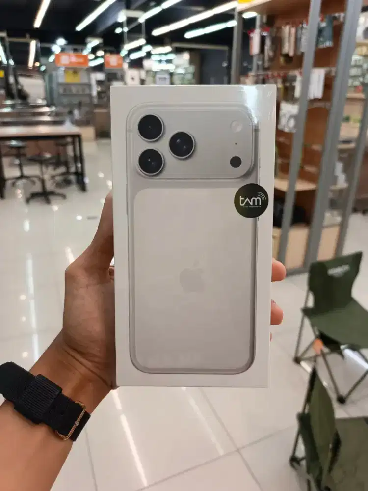 Promo Februari iPhone 17 Promax 256GB Silver Murah Malang Cicilan 0%