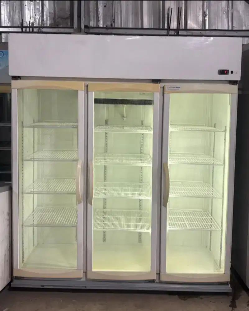 Showcase 3 pintu panasonic