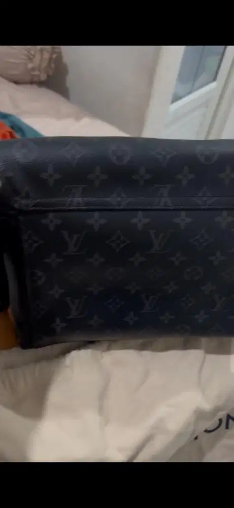Tas loius vuitton ( messenger voyager PM ) original
