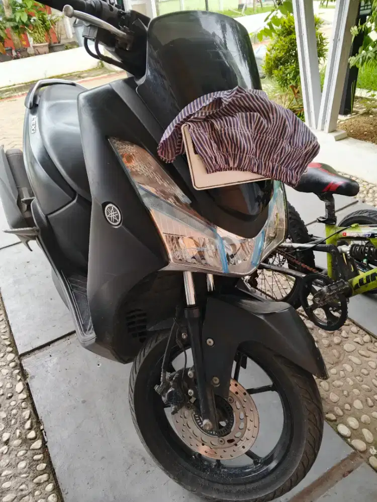 Motor yamaha lexi hitam 2019 tt beat genio