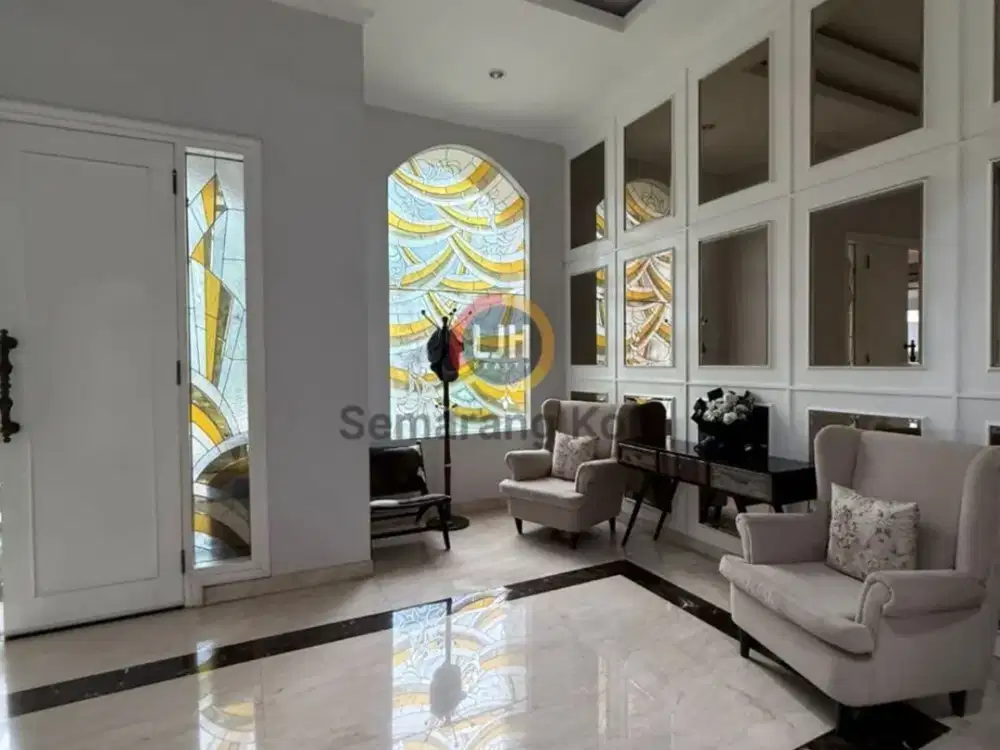 Rumah mewah di Permata Adenia, Graha Padma