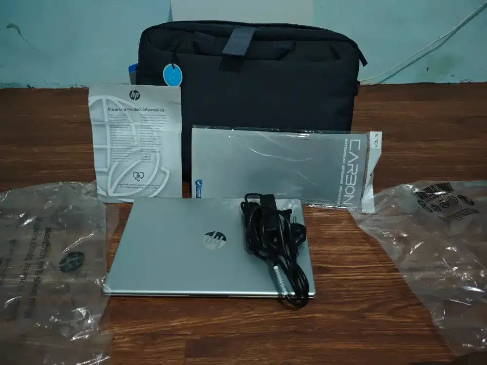 Laptop HP 14-ep1155TU Intel Core 5 120U RAM 16 SSD 512GB