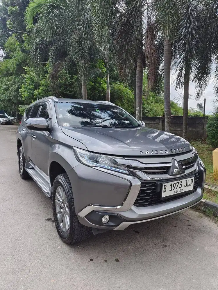 Mitsubishi Pajero Sport 2.5 Exceed 4x2 Solar AT