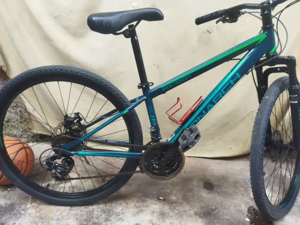 Sepeda gunung Polygon monarch