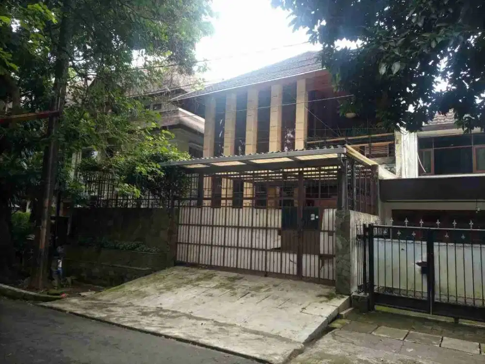 Rumah di Sayap Dago Dekat Borromeus UNPAD ITB