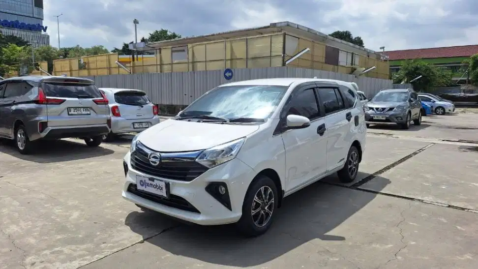 DP MURAH - Daihatsu Sigra 1.2 R Deluxe Bensin-MT 2021 Putih