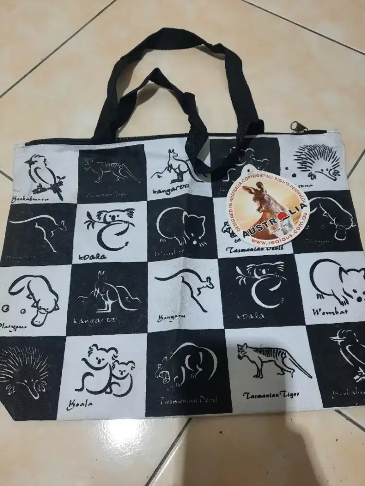 Tas selempang Australia