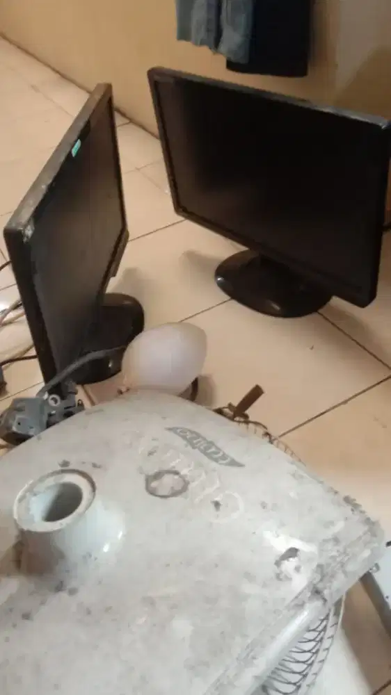 Menerima jual beli tv bekas borong atau satuan