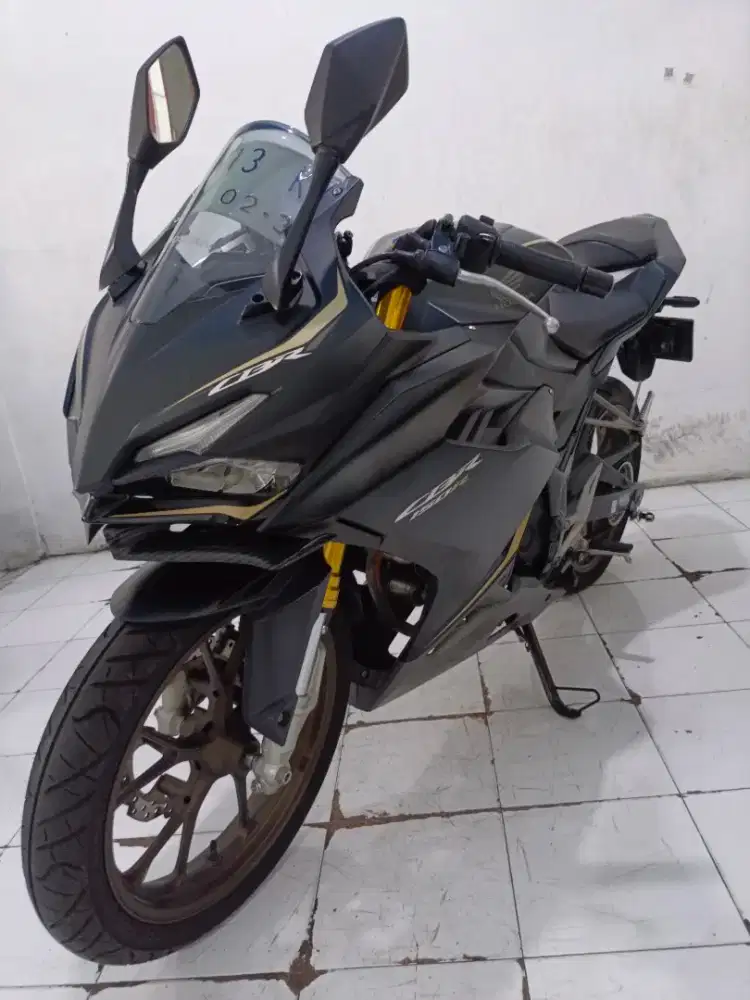 CBR thn 2024 hitam