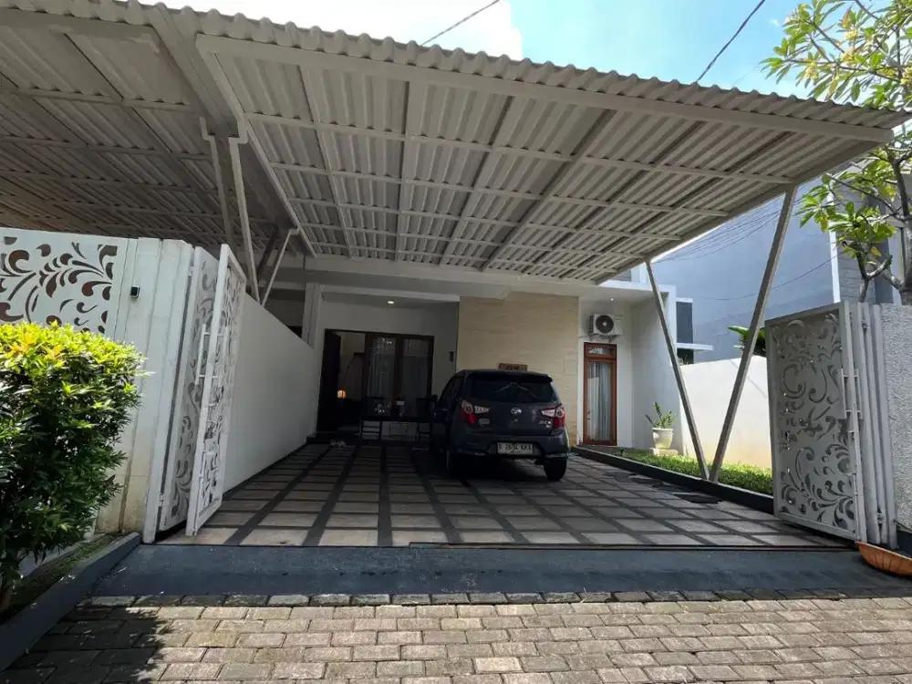 Disewakan atau Dijual Rumah 2 Lantai di Jalan Sarfa Jagakarsa