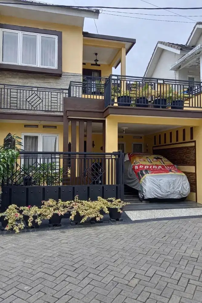 SIAPA CEPAT DIA DAPAT! Rumah 2 Lantai SHM di Kota Wisata Batu