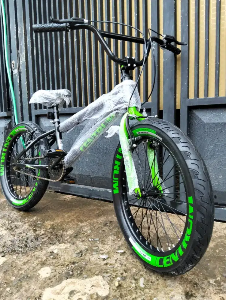 SEPEDA BMX 20 NCH 
SEPEDA COWOK 
SEPEDA UKURAN 20
SEPEDA ANAK COWOK