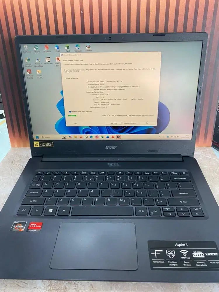 Acer amd ryzen 3 with radeon graphics ram 4/256 ssd