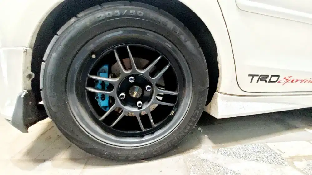 Velg 16 in yaris