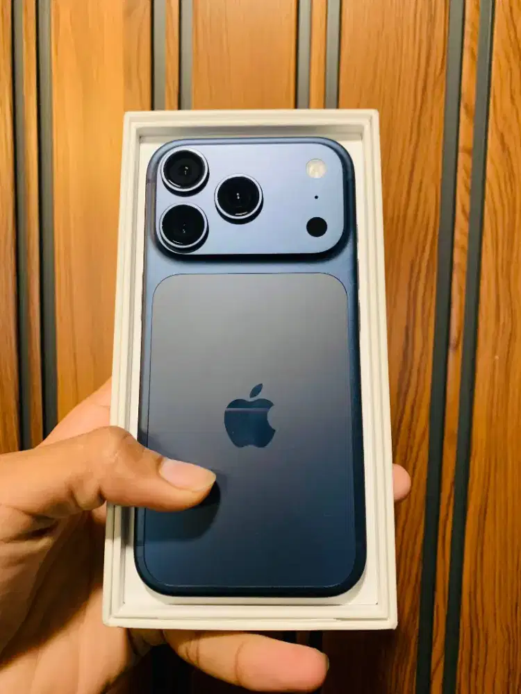 iPhone 17 pro deep blue 256gb iBox