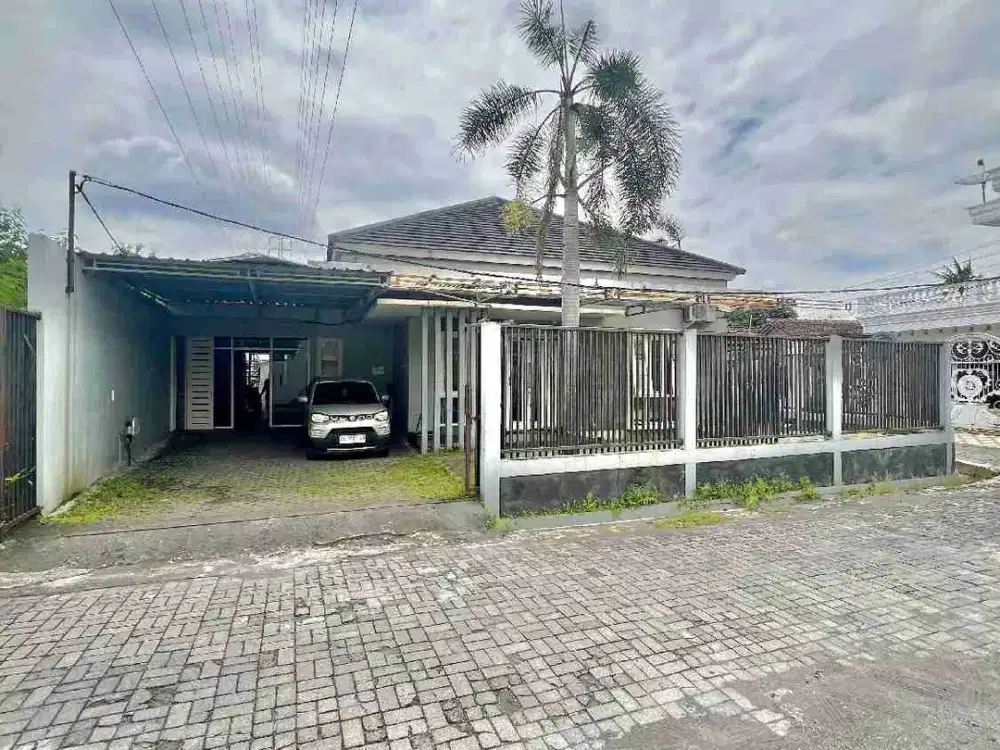 DIJUAL RUMAH MEWAH LAHAN LUAS JARANG ADA TRIHANGGO GAMPING