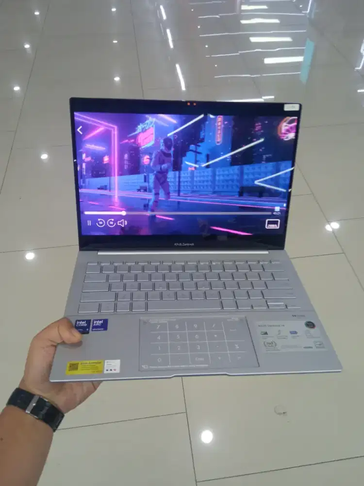 Laptop Asus Zenbook UX3405CA INTEL CORE 5 RAM 16 GB GARANSI RESMI