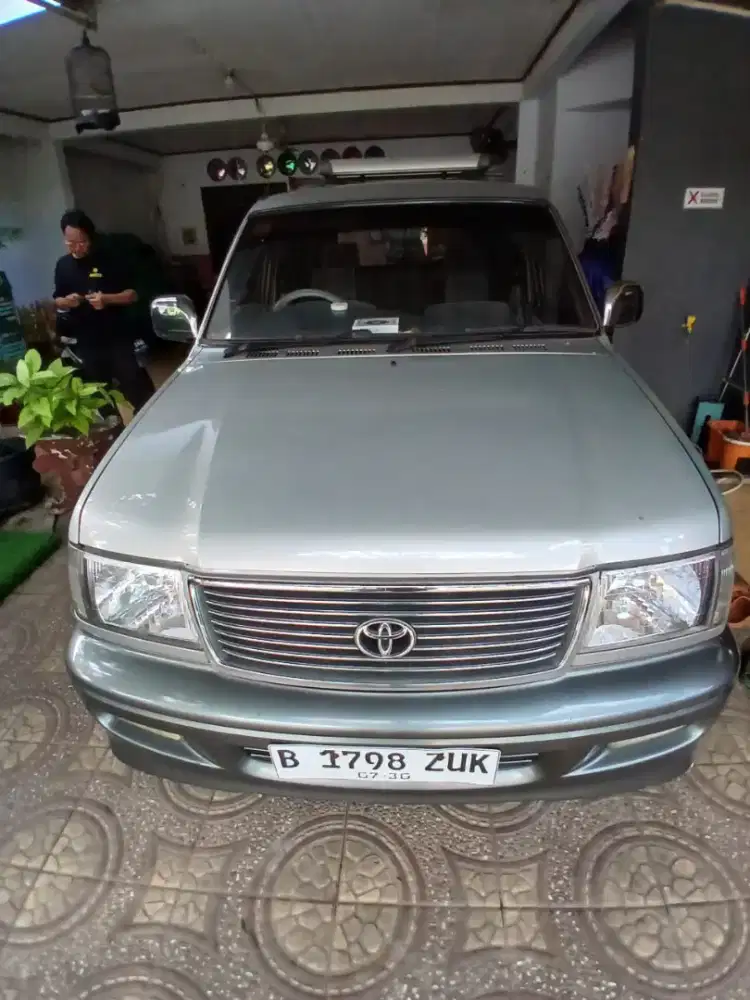 Dijual mobil kijang krista murah dan terawat