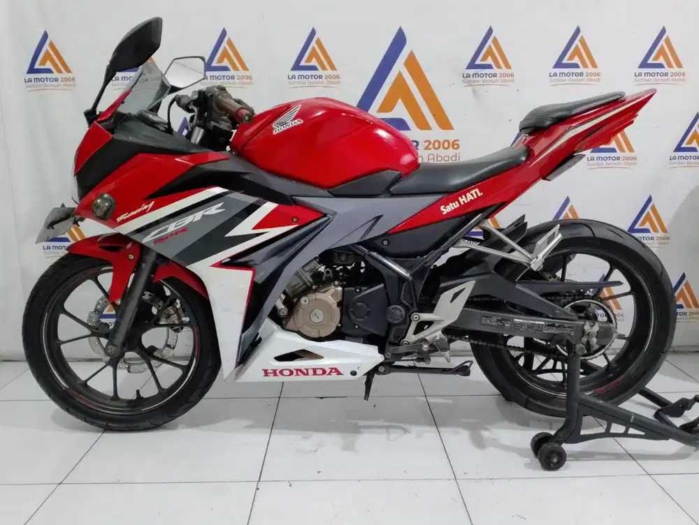 SIAP PAKAI HONDA CBR 150 R THN 2018 (SS LENGKAP/MESIN AMAN/PJK HIDUP)