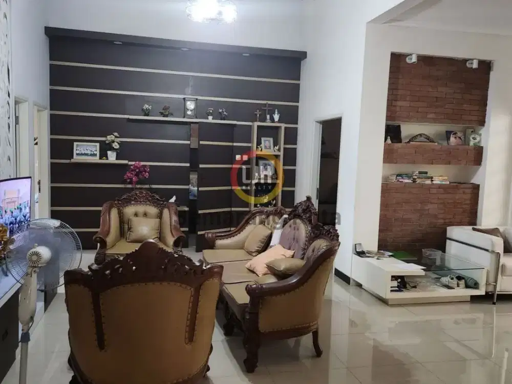 Rumah siap huni di Graha Estetika