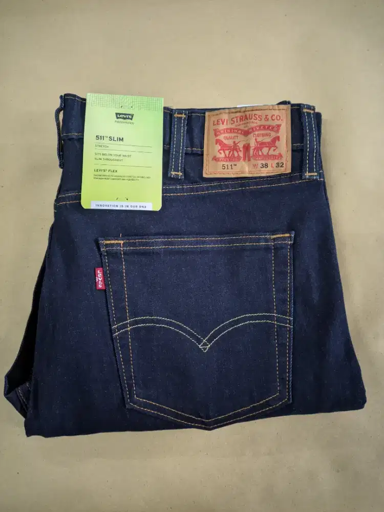 Celana Levi's 511 uk. 38