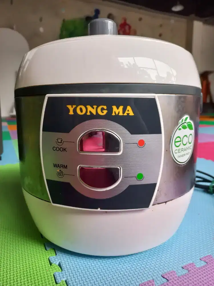 Rice Cooker Yong Ma SMC-7033 Bekas – Magic Com Digital Normal