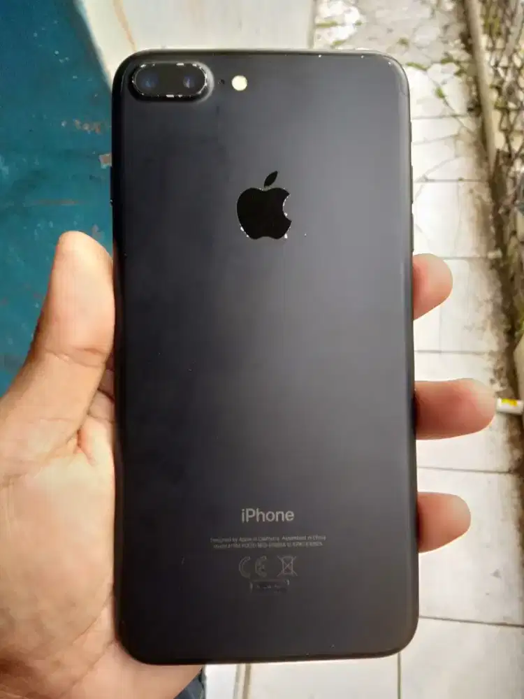 Iphone 7 plus 64gb layar 5.5 inchi matot