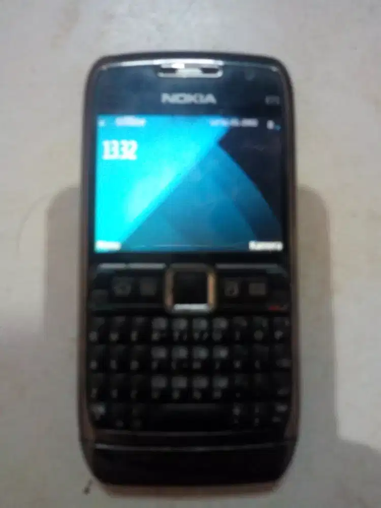 Nokia E71 masih mulus dan normal