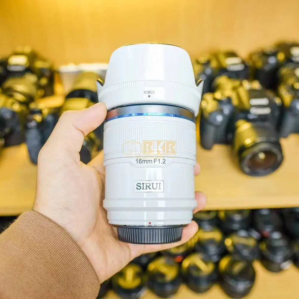 Lensa Sirui 16mm 1.2 APSC AF for Fujifilm Fullset Mulus