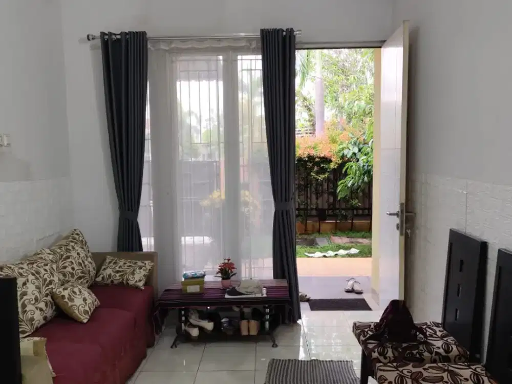 DIJUAL RUMAH PLUS 4 UNIT AC  NYAMAN & LENGKAP DI CLUSTER IFOLIA