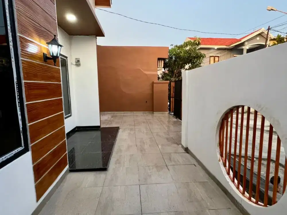 Dijual Rumah Modern Dengan Nuansa Kayu di Kota Harapan Indah, Bekasi.