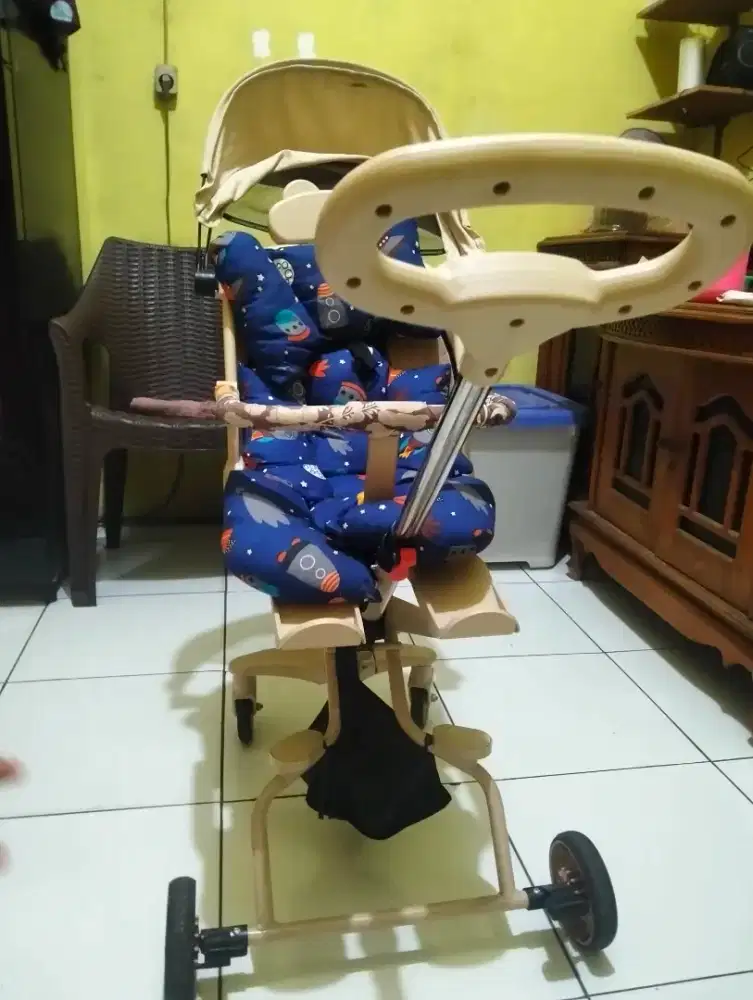 Stroller bayi sudah tidak di pakai